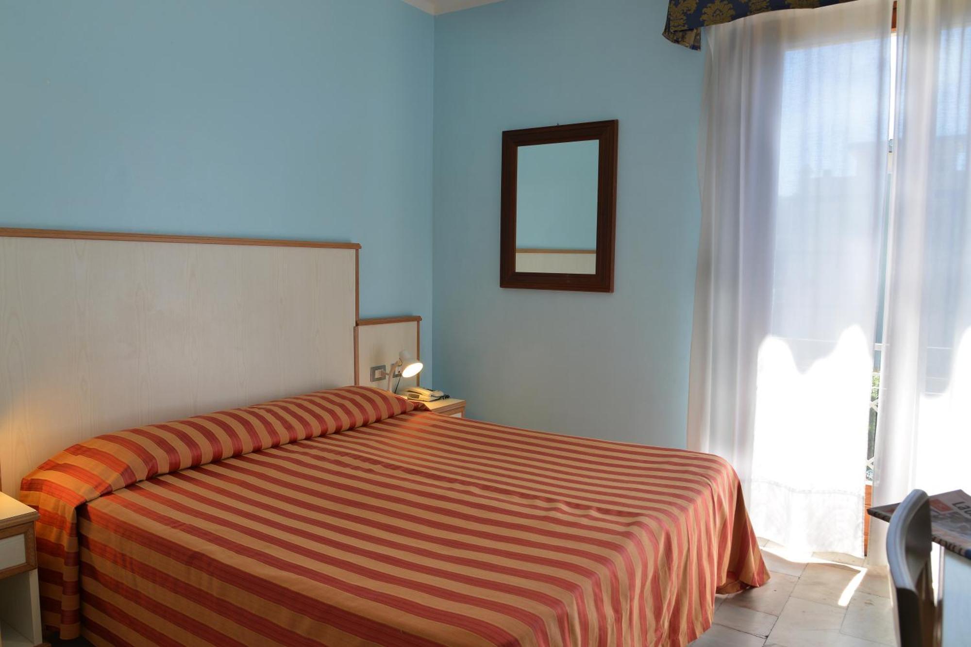Hotel Rosalia 博尔迪盖拉 外观 照片