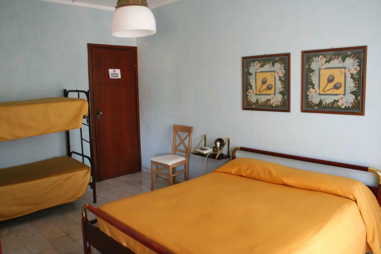 Hotel Rosalia 博尔迪盖拉 外观 照片